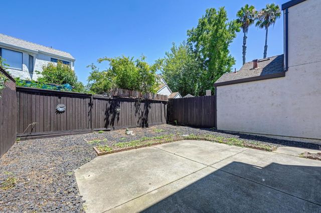 2316 Sandcastle Way, Sacramento, CA 95833