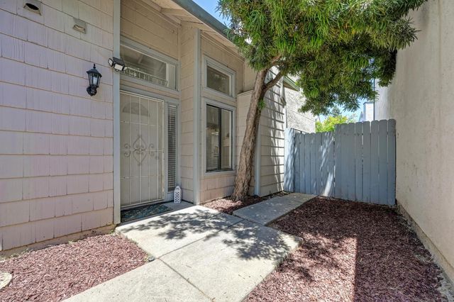 2316 Sandcastle Way, Sacramento, CA 95833