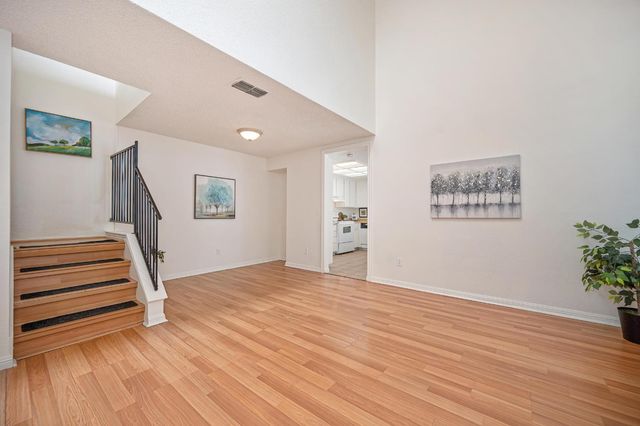 2316 Sandcastle Way, Sacramento, CA 95833