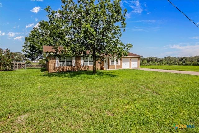 939 N San Patricio Street, Goliad, TX 77963