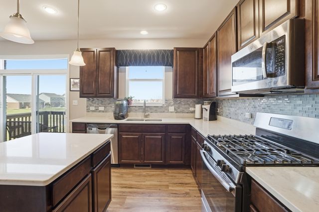 10322 Adler Cove, St. John, IN 46373