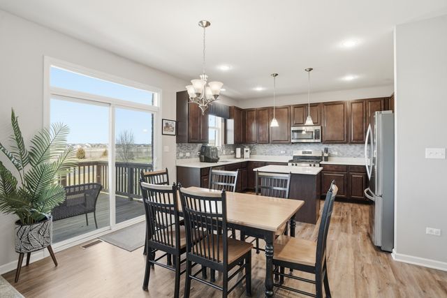 10322 Adler Cove, St. John, IN 46373