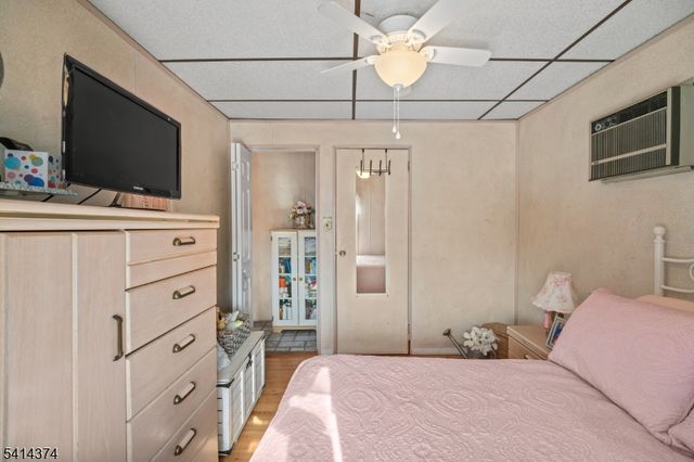 200 Page Ave, Lyndhurst Twp., NJ 07071