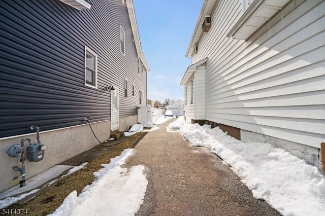 200 Page Ave, Lyndhurst Twp., NJ 07071