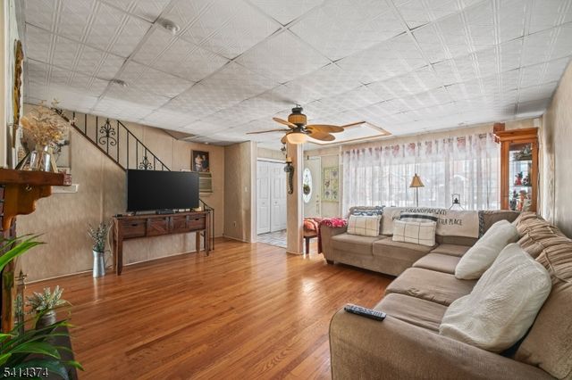 200 Page Ave, Lyndhurst Twp., NJ 07071