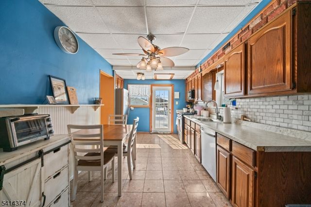 200 Page Ave, Lyndhurst Twp., NJ 07071