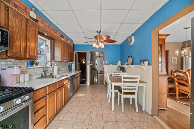 200 Page Ave, Lyndhurst Twp., NJ 07071