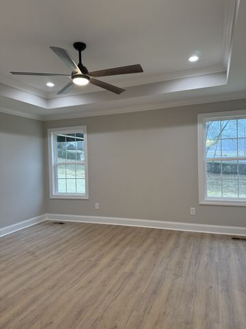 803 Manor Dr, Fayetteville, TN 37334