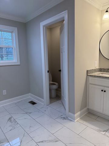 803 Manor Dr, Fayetteville, TN 37334