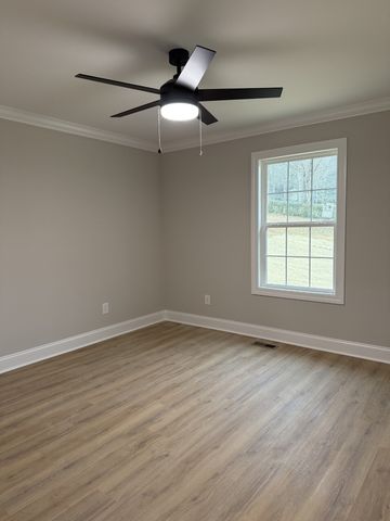 803 Manor Dr, Fayetteville, TN 37334