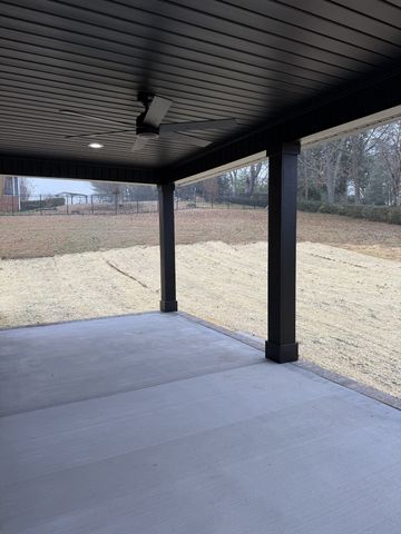 803 Manor Dr, Fayetteville, TN 37334