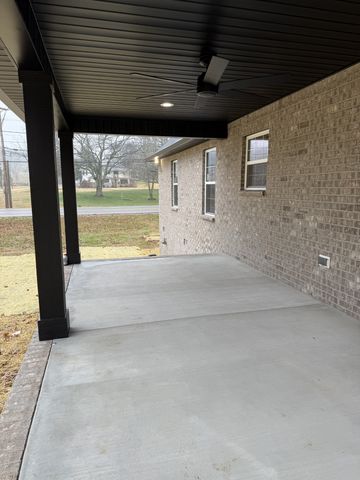 803 Manor Dr, Fayetteville, TN 37334