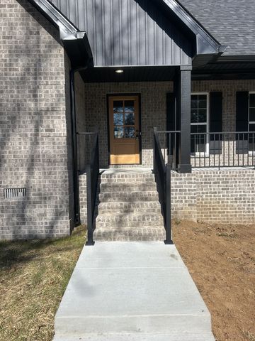 803 Manor Dr, Fayetteville, TN 37334