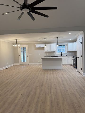 803 Manor Dr, Fayetteville, TN 37334