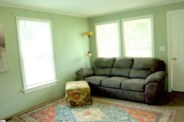 210 Mcdowell Street, Laurens, SC 29360