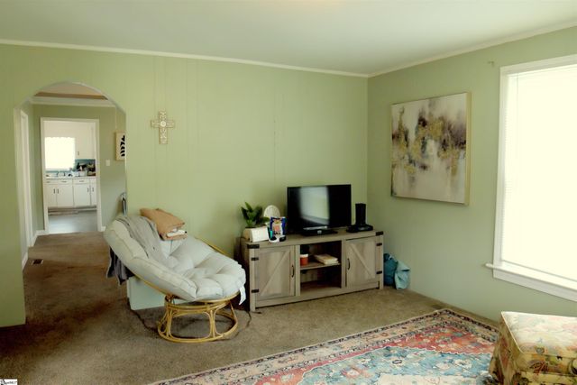 210 Mcdowell Street, Laurens, SC 29360