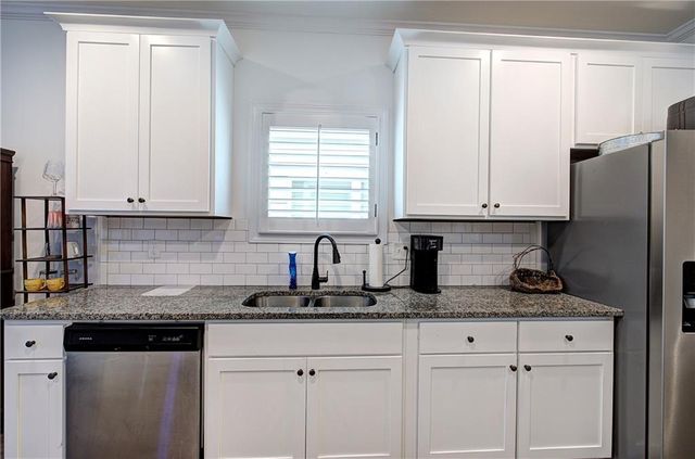 42 Courtyard Lane, Cartersville, GA 30120