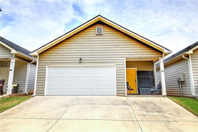 42 Courtyard Lane, Cartersville, GA 30120