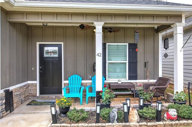 42 Courtyard Lane, Cartersville, GA 30120