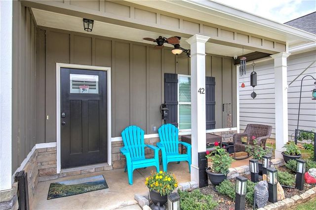42 Courtyard Lane, Cartersville, GA 30120