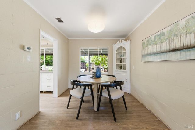 28 Glenwood Dr, Napa, CA 94559