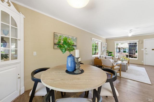 28 Glenwood Dr, Napa, CA 94559