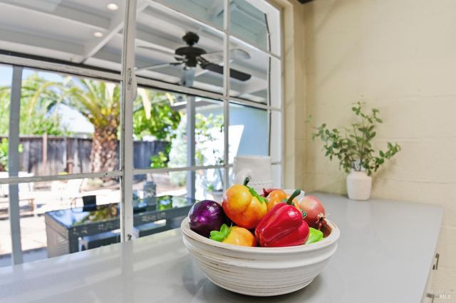 28 Glenwood Dr, Napa, CA 94559