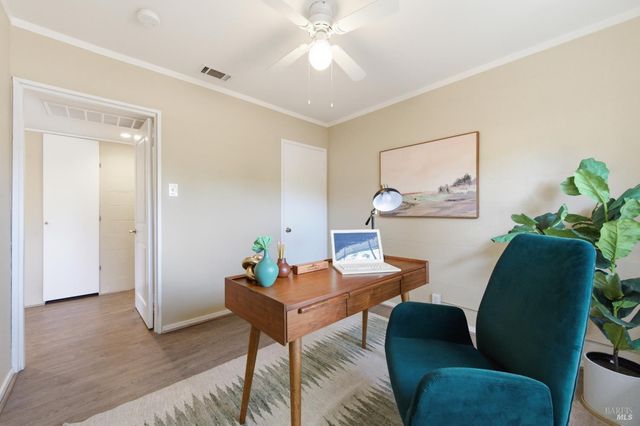 28 Glenwood Dr, Napa, CA 94559