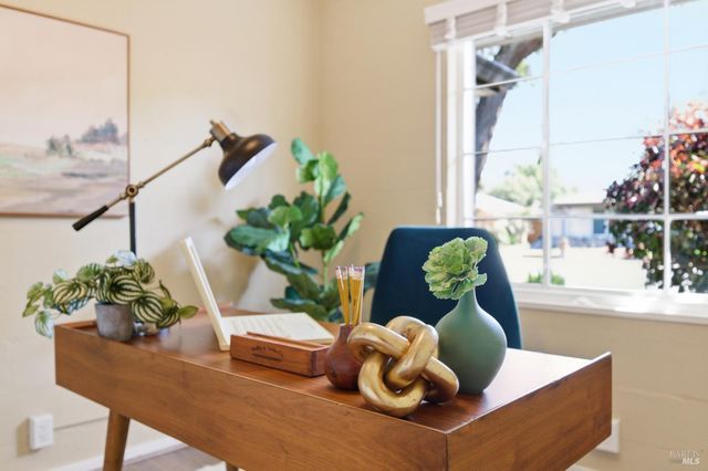 28 Glenwood Dr, Napa, CA 94559