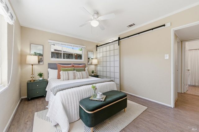 28 Glenwood Dr, Napa, CA 94559