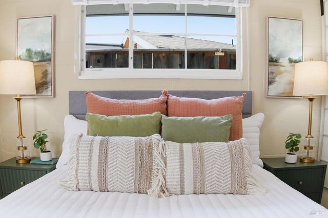 28 Glenwood Dr, Napa, CA 94559