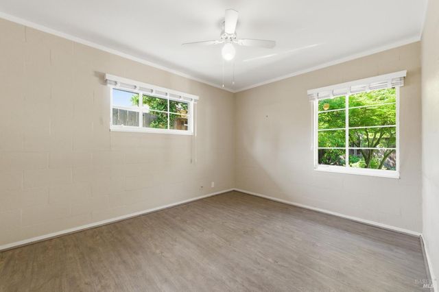 28 Glenwood Dr, Napa, CA 94559