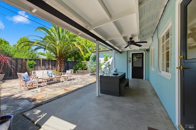 28 Glenwood Dr, Napa, CA 94559