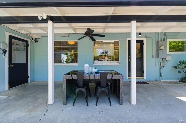 28 Glenwood Dr, Napa, CA 94559