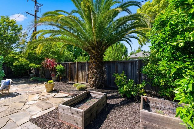 28 Glenwood Dr, Napa, CA 94559