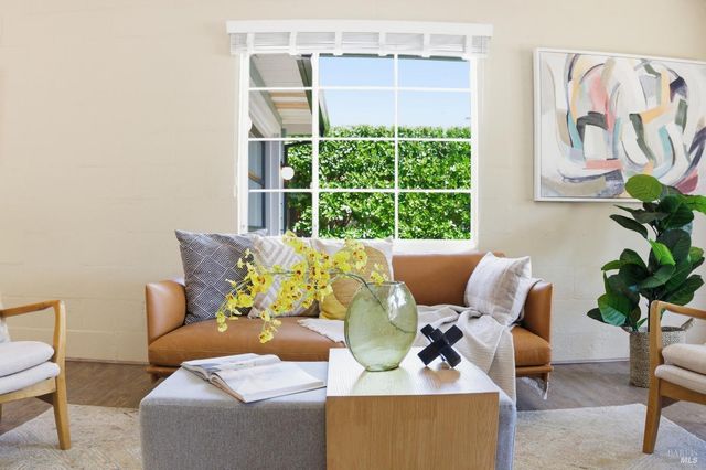 28 Glenwood Dr, Napa, CA 94559