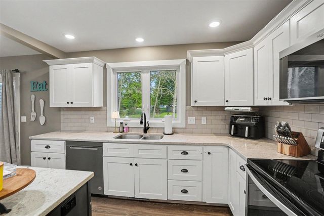 6587 Alward Drive, Hudsonville, MI 49426