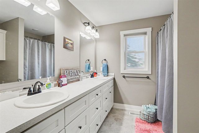 6587 Alward Drive, Hudsonville, MI 49426