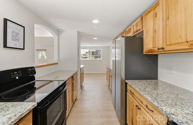 21 Oak Hill Drive, Asheville, NC 28806
