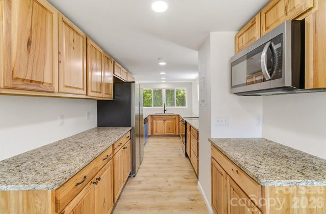 21 Oak Hill Drive, Asheville, NC 28806