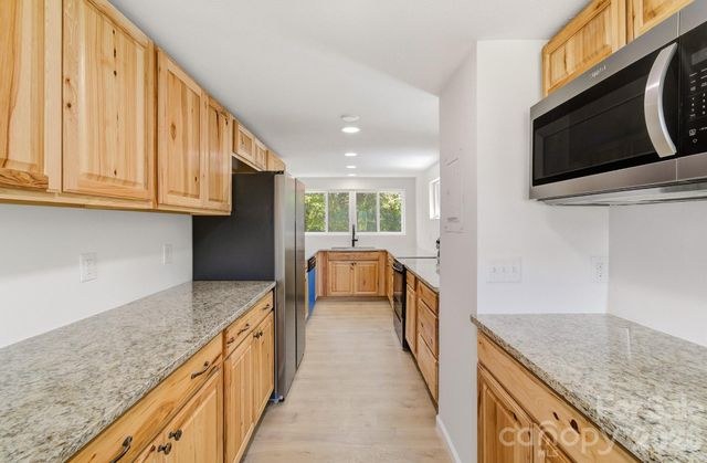 21 Oak Hill Drive, Asheville, NC 28806
