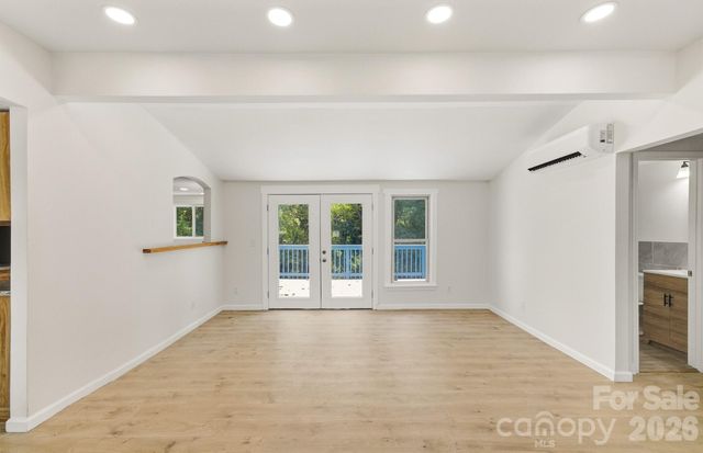 21 Oak Hill Drive, Asheville, NC 28806