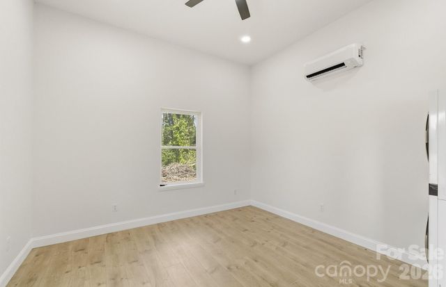 21 Oak Hill Drive, Asheville, NC 28806