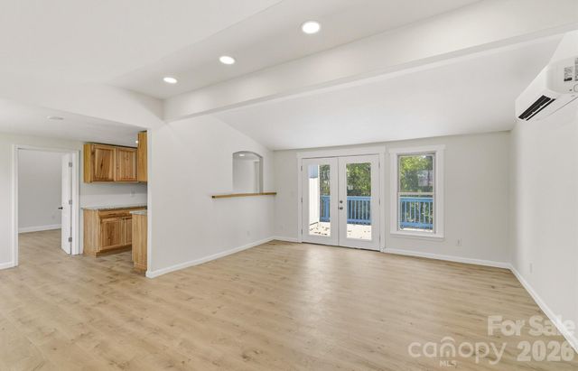 21 Oak Hill Drive, Asheville, NC 28806