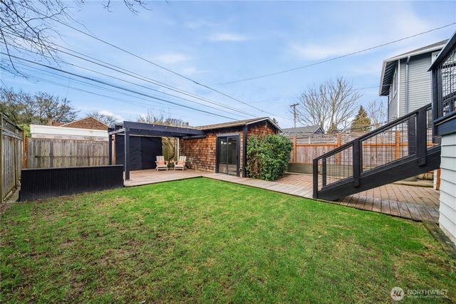 2419 7th Avenue W, Seattle, WA 98119