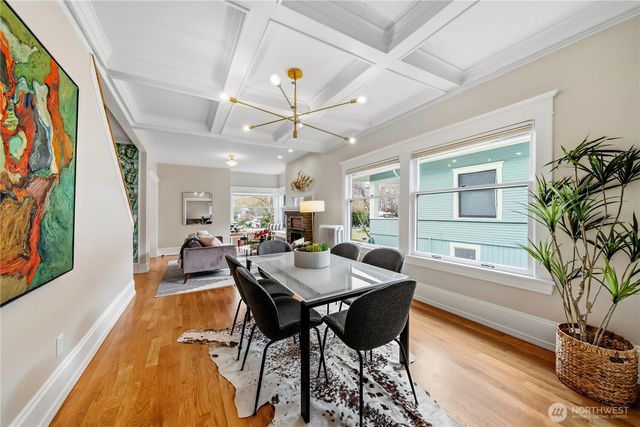 2419 7th Avenue W, Seattle, WA 98119