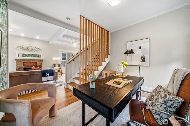 2419 7th Avenue W, Seattle, WA 98119