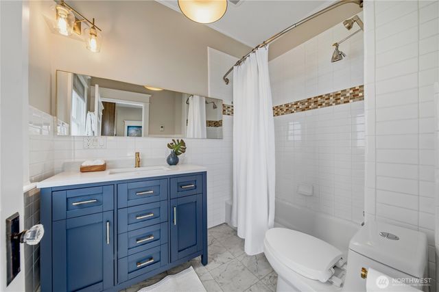 2419 7th Avenue W, Seattle, WA 98119