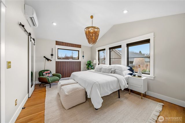 2419 7th Avenue W, Seattle, WA 98119