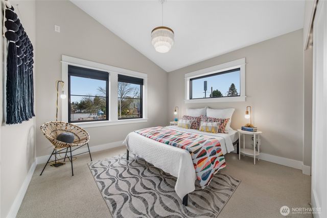 2419 7th Avenue W, Seattle, WA 98119